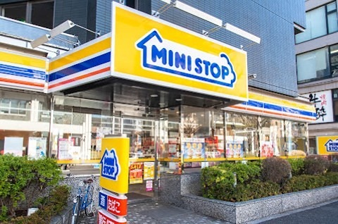 クロノス成田東　 コンビニ