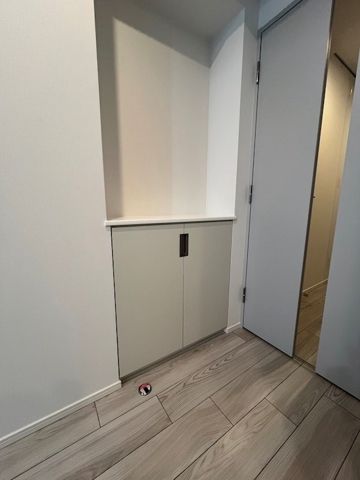 クロスレジデンス神田神保町 玄関