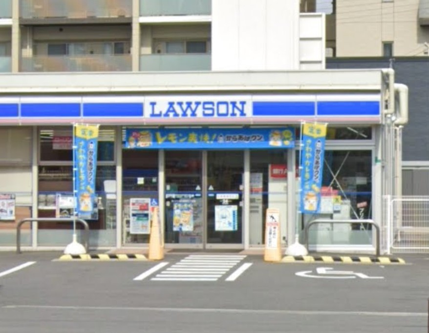 S-RESIDENCE三国WEST コンビニ