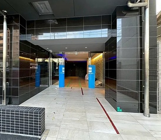 セレニテ新大阪エクラ エントランス