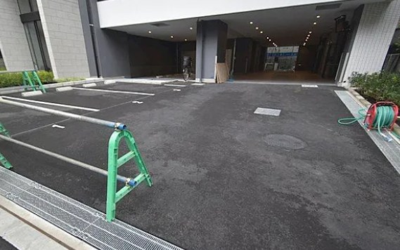ルネフラッツ谷町四丁目 駐車場