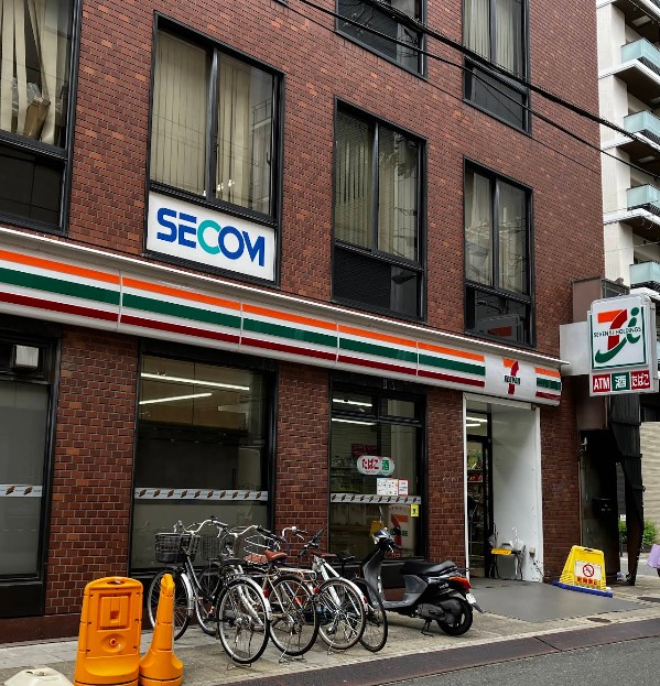 スプランディッド淀屋橋DUE コンビニ
