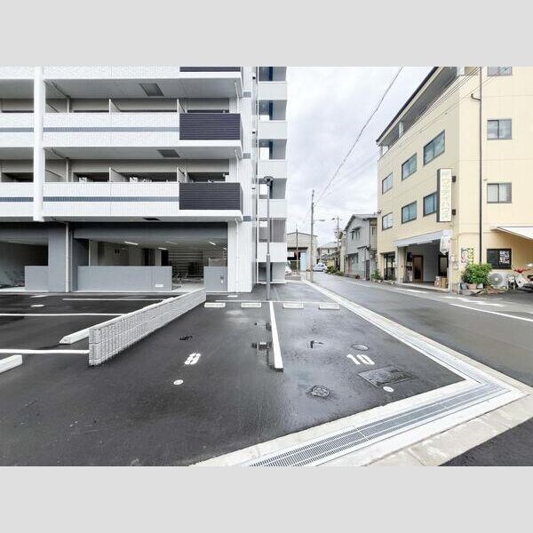 Alivis福島海老江 駐車場