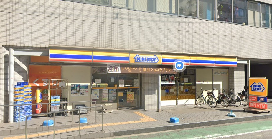 プレジオ難波 コンビニ