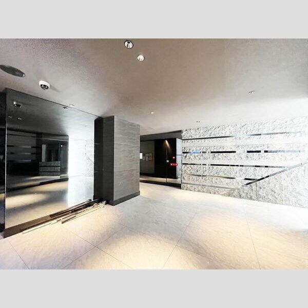 S-RESIDENCE難波Briller ロビー