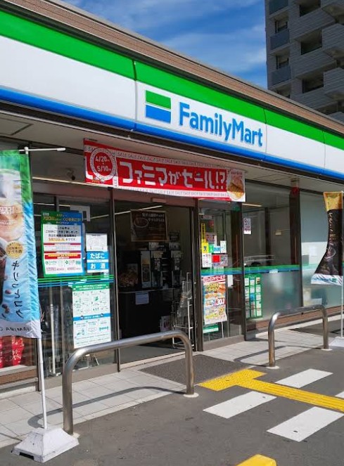 THE MUSIC　COURT コンビニ