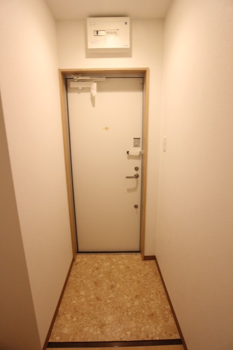 アグローリ駒ヶ林 玄関
