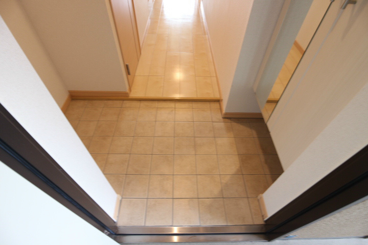 クラシェス新長田 玄関