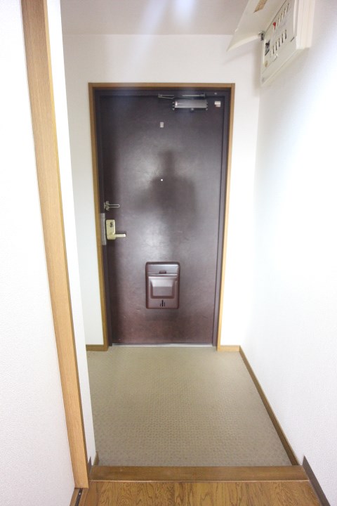 ガーデンコート楠ヶ丘 玄関