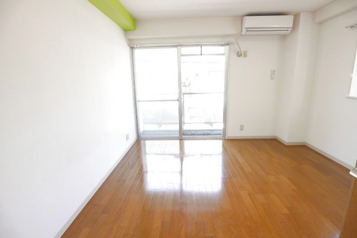 ノーヴァ・ヴィータ リビング