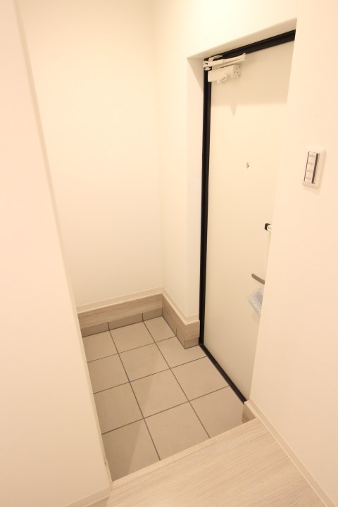 ブロンデ関守 玄関