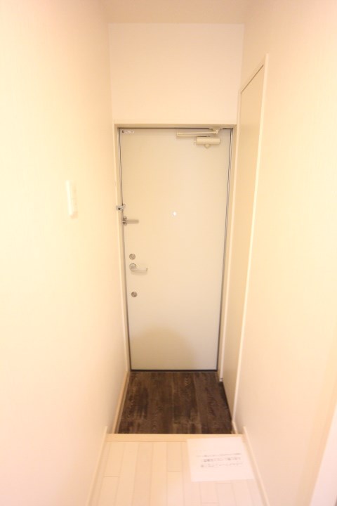 ワコーレヴィアーノ神戸片山町一丁目 玄関