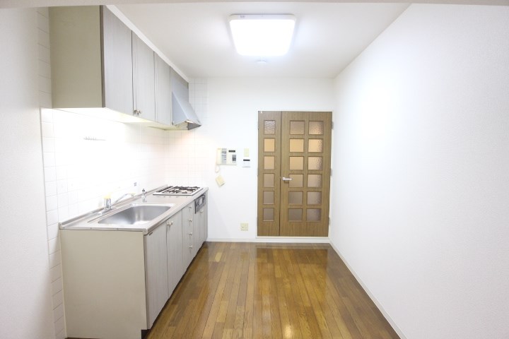 トーカンマンション須磨月見山 リビング