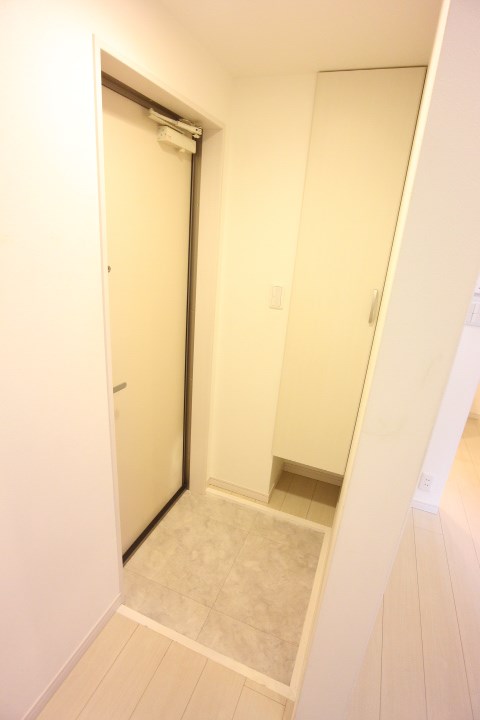 Midway hill 板宿sta 玄関