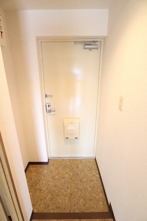 シャロン鷹取東 玄関