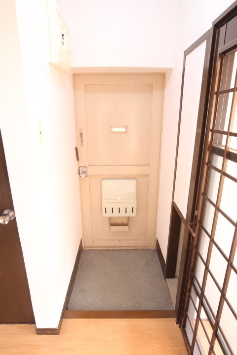 五位ノ池北ビル 玄関