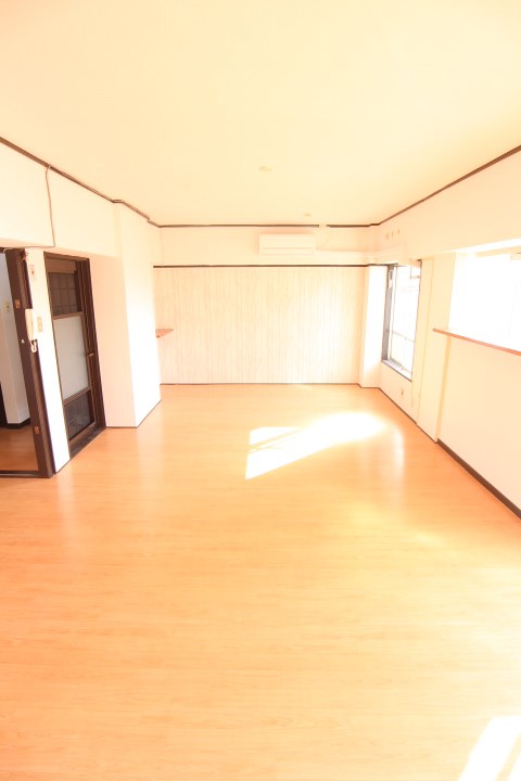 五位ノ池北ビル リビング