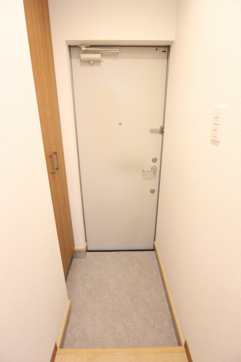 ワコーレヴィアーノ須磨関守町２丁目 玄関