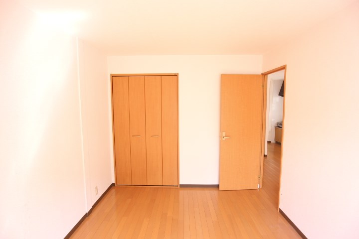 吉岡ハイツ ベッドルーム