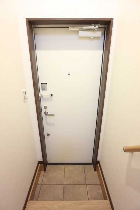 コマロジック 玄関