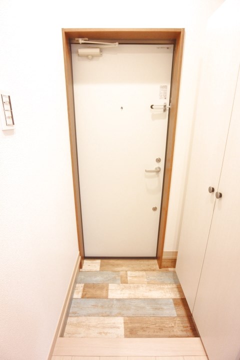 ワコーレヴィアーノ須磨月見山本町Ⅱ 玄関