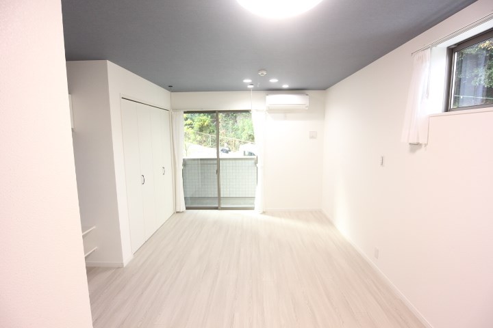 エヌエムサンカンテキャトフＢ棟 リビング