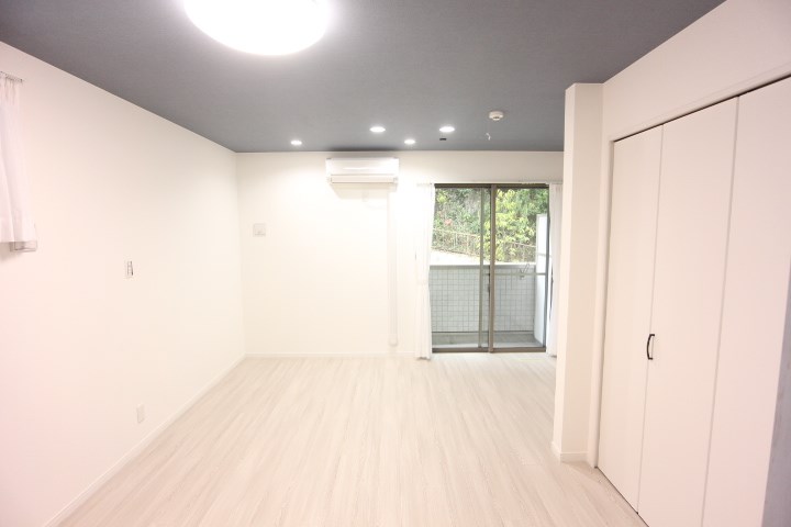 エヌエムサンカンテキャトフＢ棟 リビング