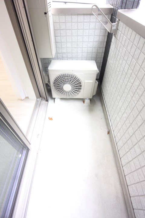 エヌエムサンカンテキャトフＢ棟 ベランダ