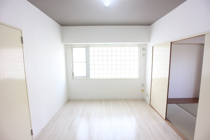 リリーフ片山町 リビング