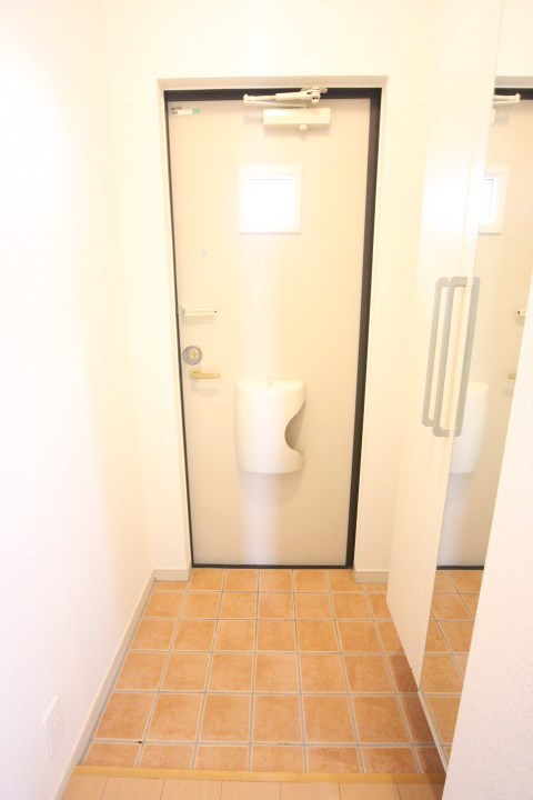 サニー離宮前 玄関