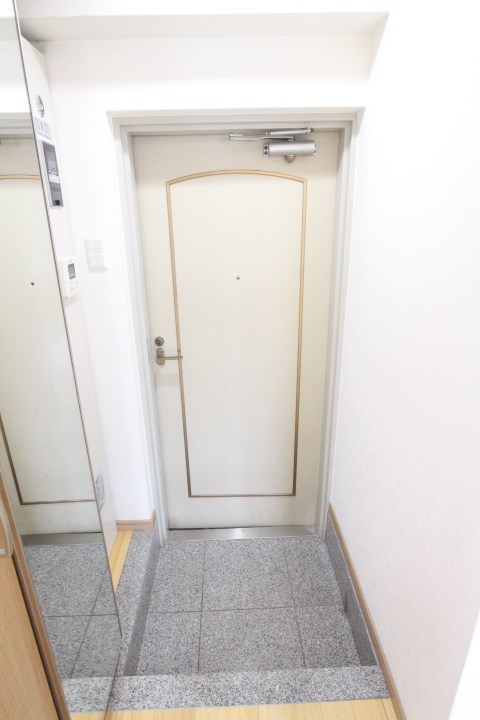 三國ビル 玄関