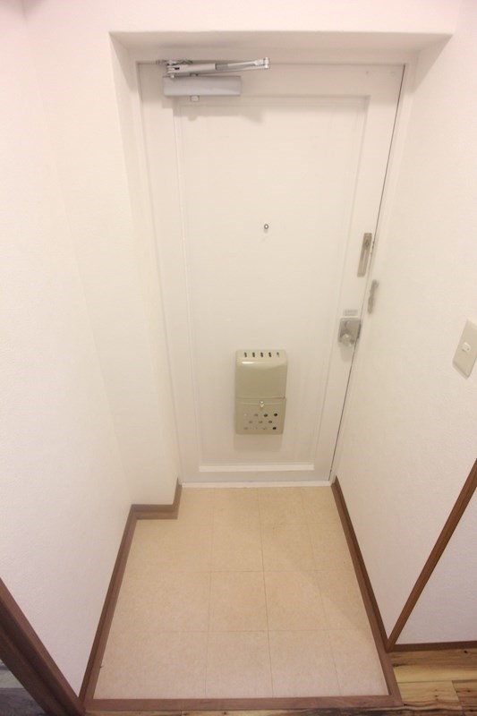 桂尾山サンハイツ 玄関