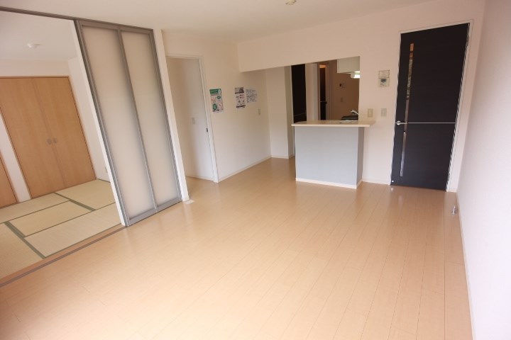 ガーデンコート車 リビング