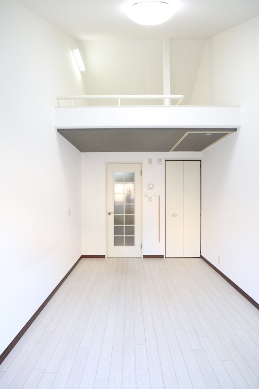 キャンパスヒルズ鈴蘭台 リビング