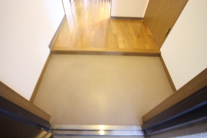 ガーデンコート楠ヶ丘 玄関