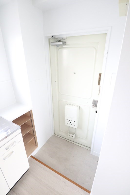 前田住宅ビル 玄関