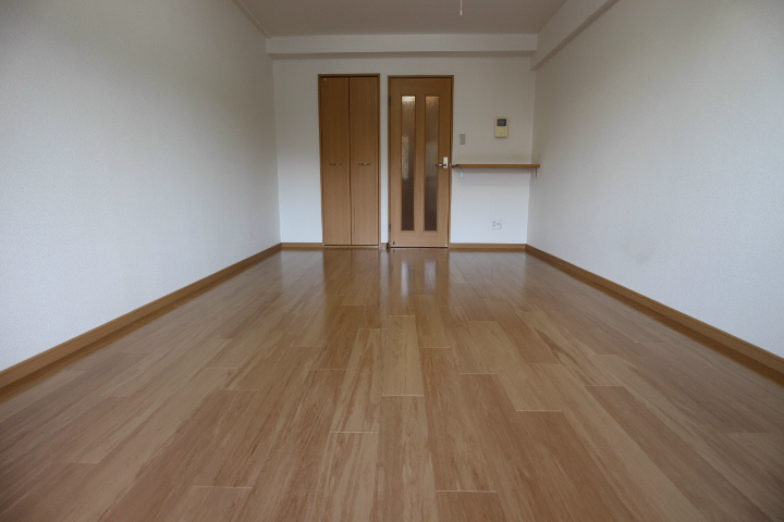 ハッピー・デン リビング