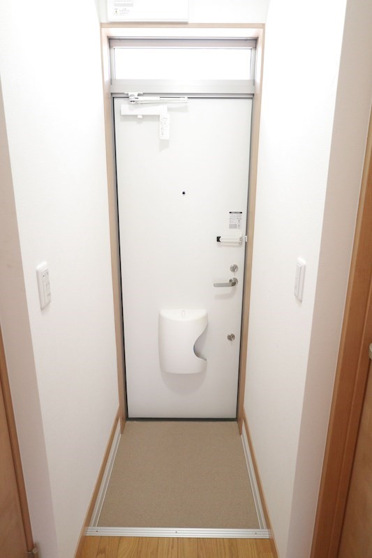 メゾンド須磨 玄関