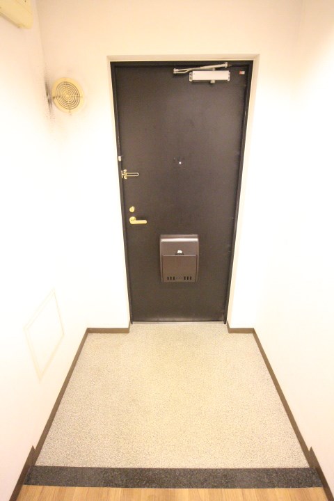 ミモザの館 玄関