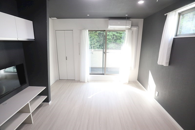 エヌエムサンカンテキャトフD棟 リビング