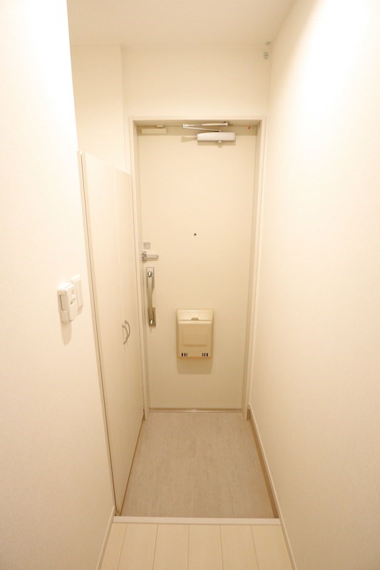 リブリ・長尾 玄関