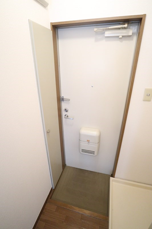 エステートピア板宿 玄関