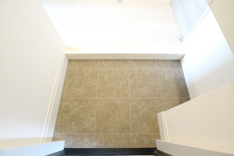 クローバー富士1号館 玄関