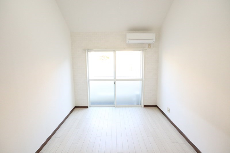 キャンパスヒルズ鈴蘭台 リビング