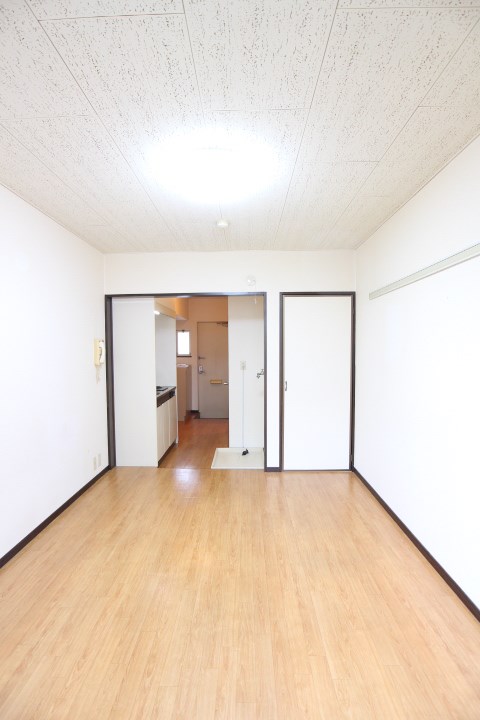 ルシェール房王寺 リビング