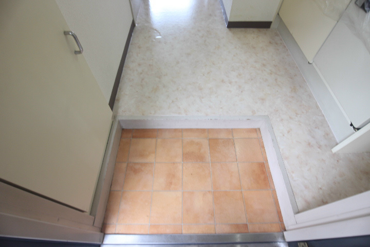 リベラルハウス 玄関