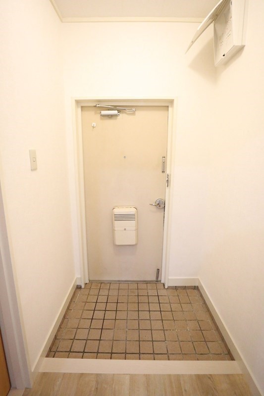 落合ハイツB棟 玄関