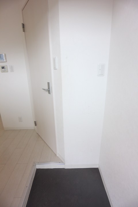 白川台ハイツ 玄関