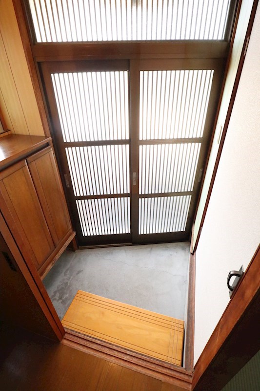 長尾町1丁目貸家 玄関