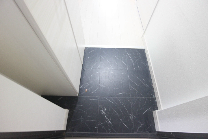 ヴィラ月見山 玄関